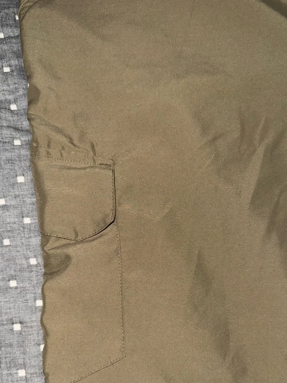 Magellan Outdoors Men’s Olive Green/Khaki Cargo Shorts Hiking/Fishing Size 42